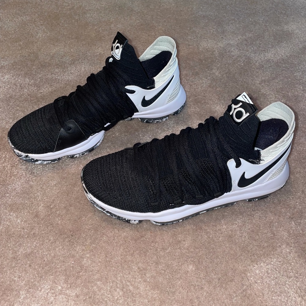 Nike KD’s wore maybe 2 times. Bottoms even look new. Perfect condition. No box